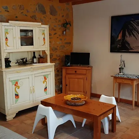 Petite Maison A La Campagne